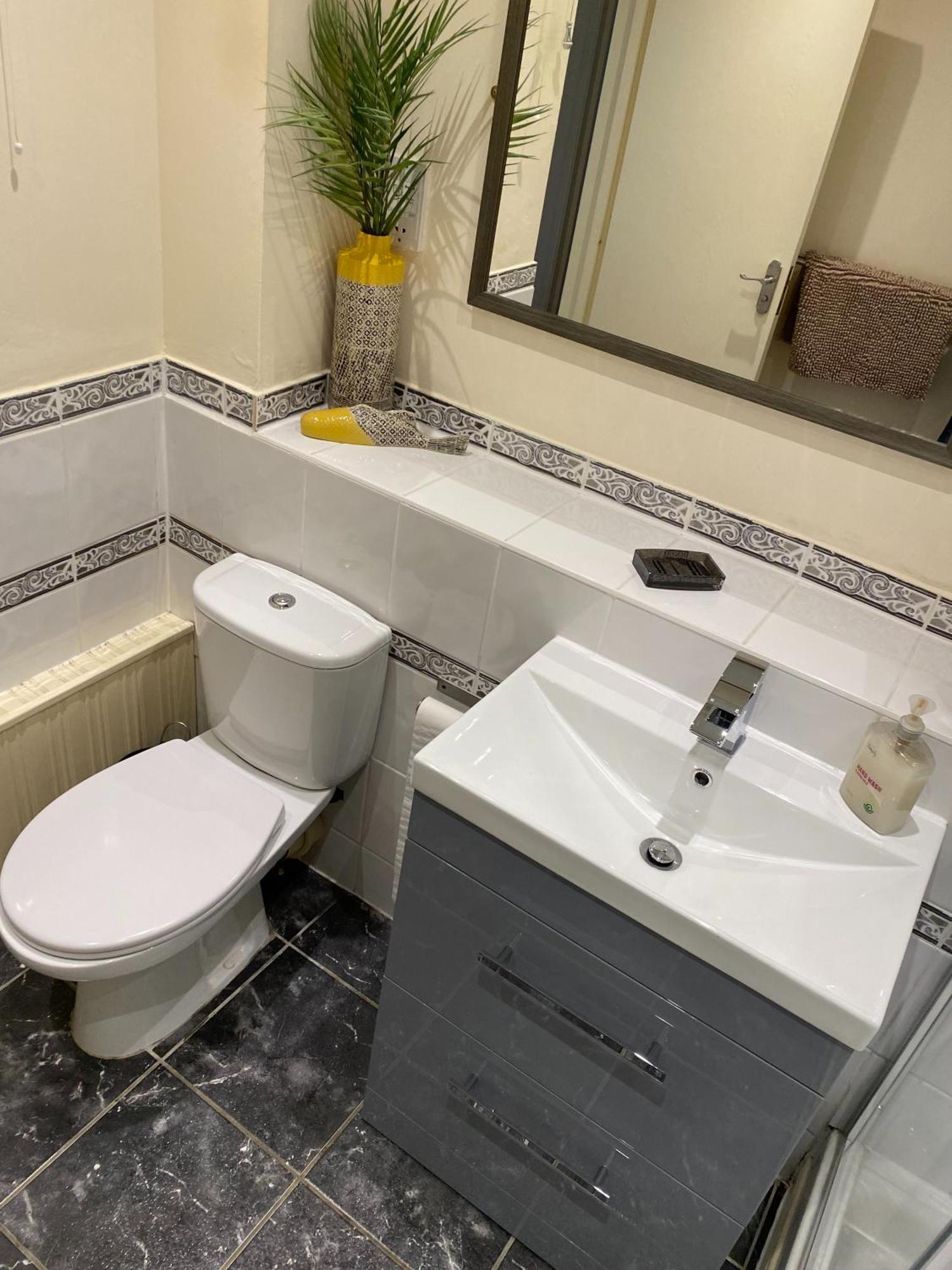River Courtyard Apartment In The Heart Of Stneots سانت نيوتس المظهر الخارجي الصورة