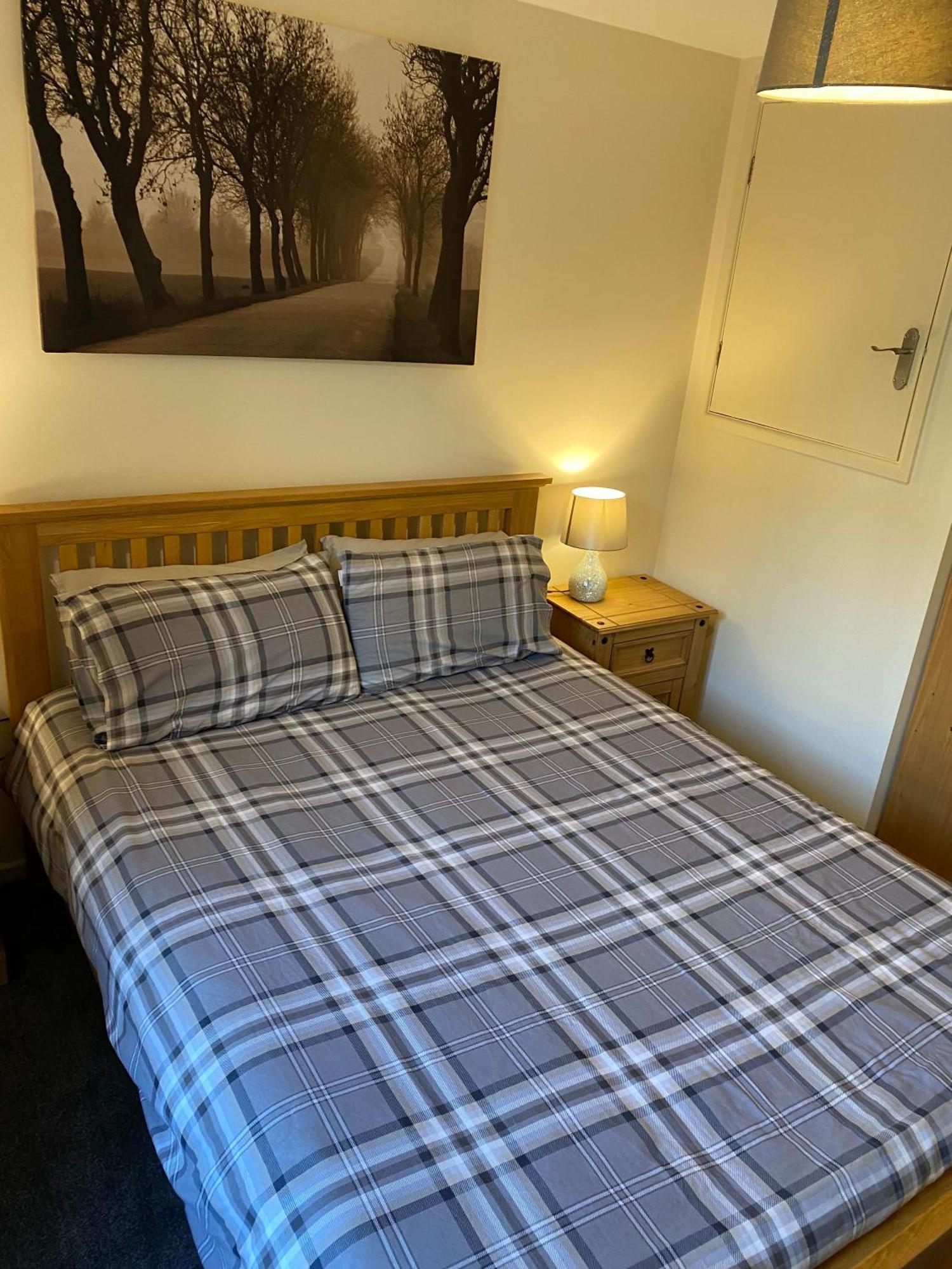 River Courtyard Apartment In The Heart Of Stneots سانت نيوتس المظهر الخارجي الصورة